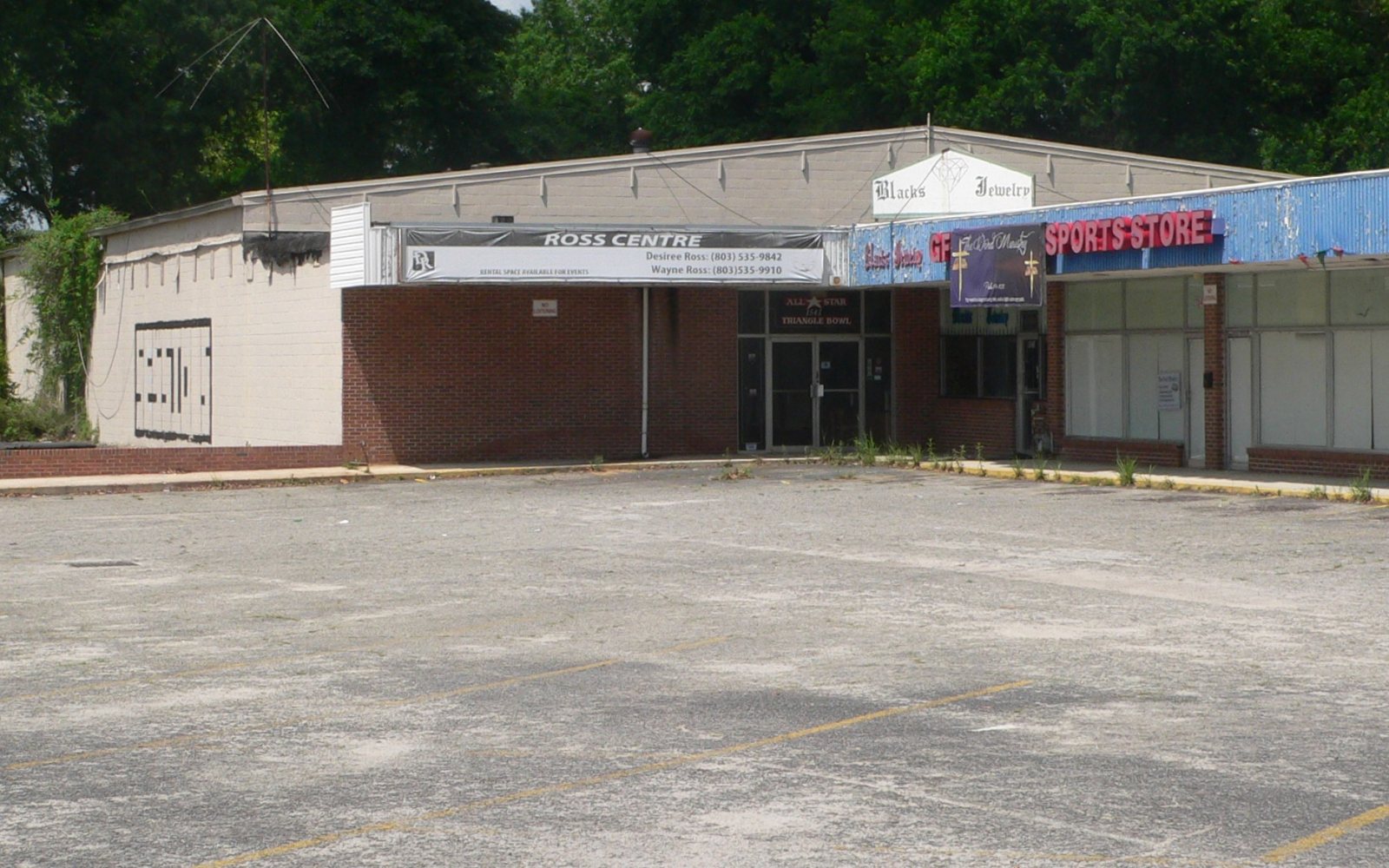 Bowling alley lanes